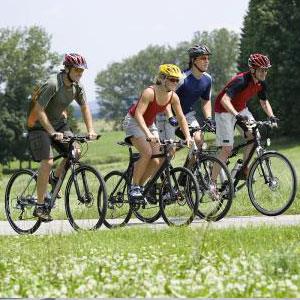 MK体育- MK体育官方网站- MK体育APP  骑自行车上